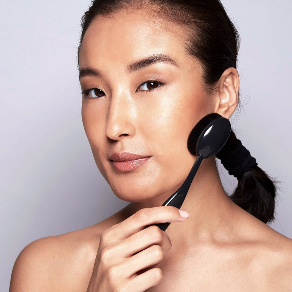 Elite Collection Oval 7 Brush, Makeup Brush, Black, 1 Pc - Image 4