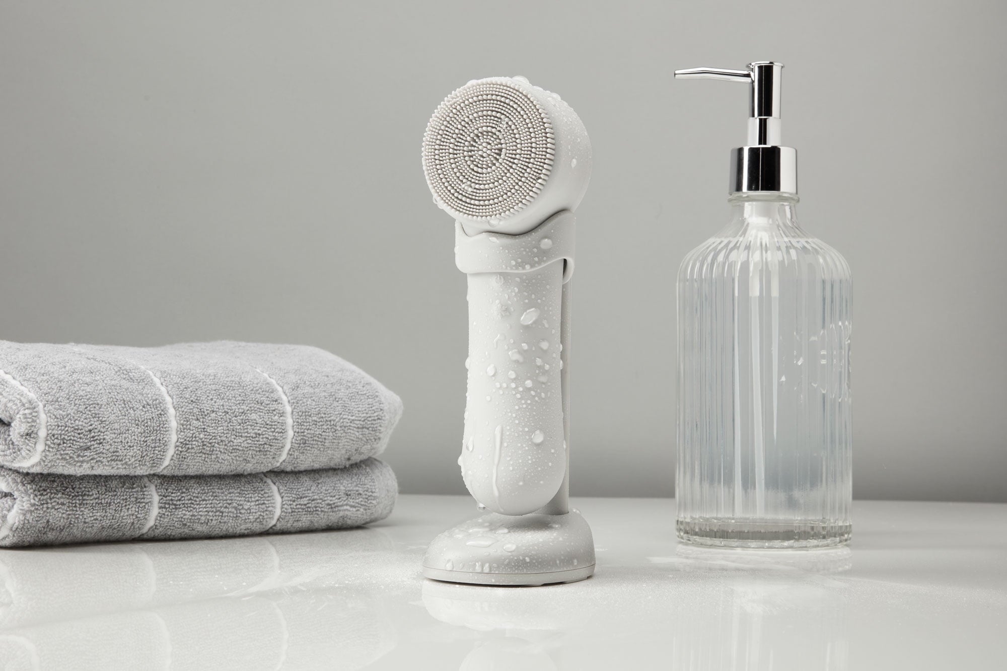 SKN by Conair CryoAdvanced Cryotherapy Facial Brush - Image 5