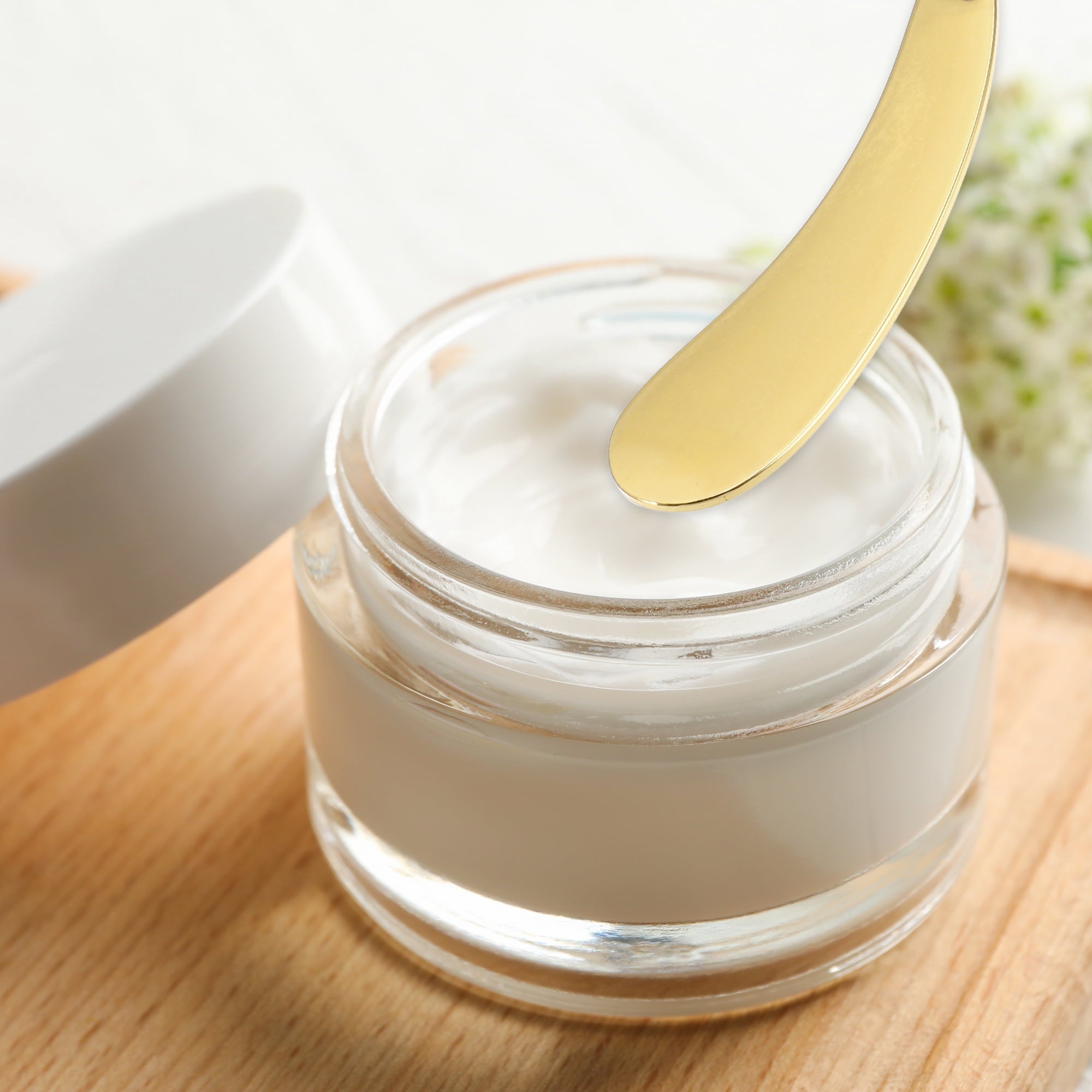 Unique Bargains 4 Pcs Makeup Spatula Mini Spoon Eye Cream Massage Sticks Beauty Scoop Moon Shape 2.13"x0.51" Gold Tone - Image 3