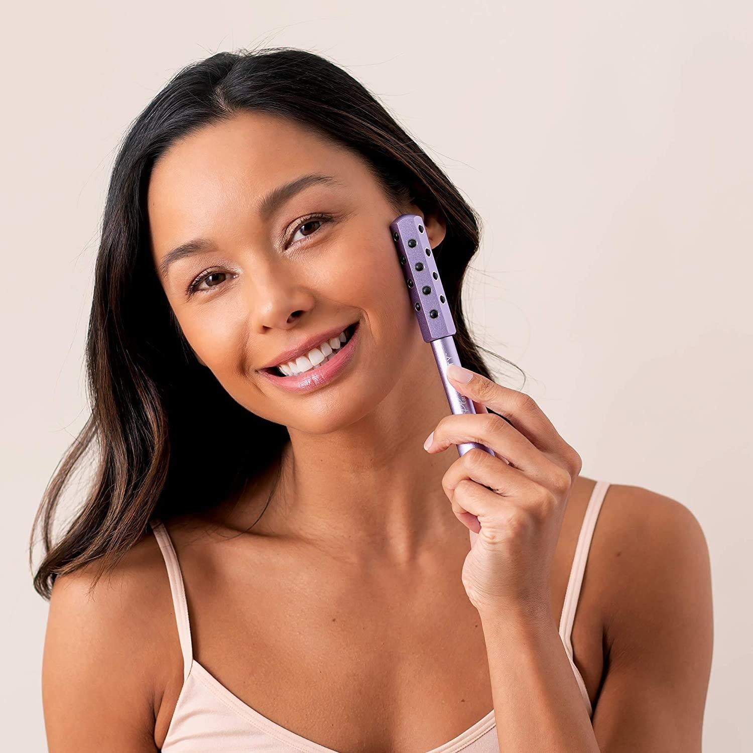 Uplifting Facial Roller - Image 2